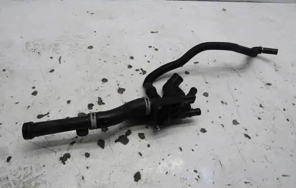 Nissan X-Trail T32 Thermostat housing 110614574R