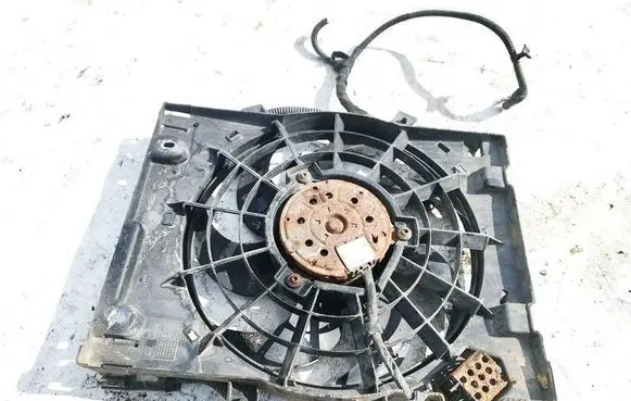 Opel Astra H Radiator cooling fan shroud 13147279