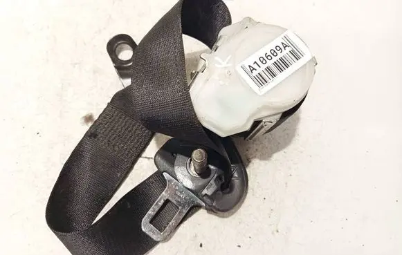 Rear seatbelt