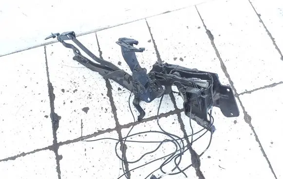 Mercedes-Benz SLK R171 Convertible roof hinge 112002500L A1718200015