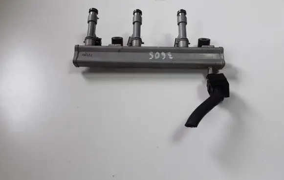 Toyota Aygo AB40 Fuel injector 2325000030