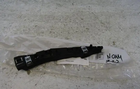 Opel Mokka B Front bumper mounting bracket 9835214480