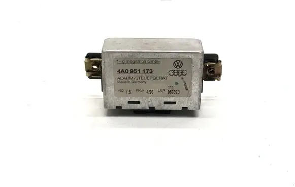 Audi A6 S6 C4 4A Alarm control unit/module 4A0951173