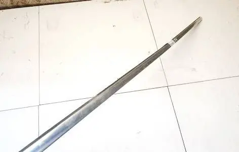 Skoda Superb B6 (3T) Front door glass trim molding 