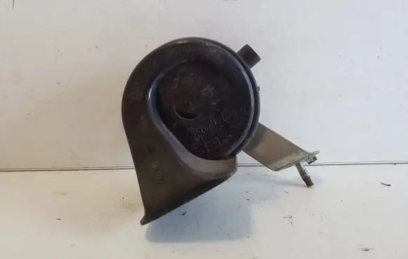BMW X3 E83 Horn signal 3881157