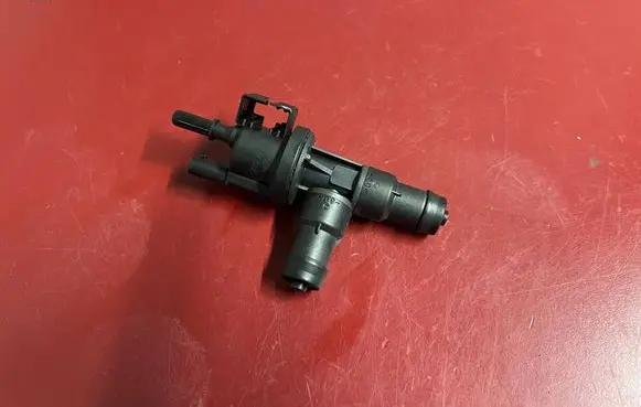BMW X1 U11 Fuel tank valve 9487581 028014240K