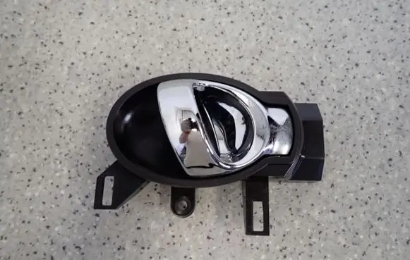 Nissan Note (E12) Front door interior handle 