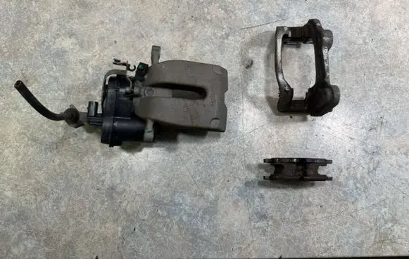 BMW iX3 Rear brake caliper 6870575 6888850