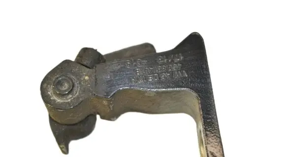 Audi A6 S6 C7 4G Front door lower hinge 4G0831401B