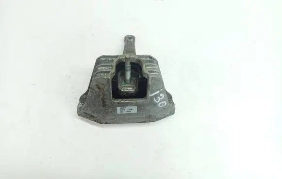 Hyundai i30 Engine mount bracket 21810-J7200 0D21-0684 139015