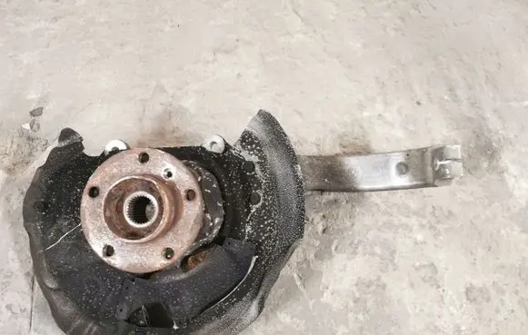 BMW X5 E70 Front wheel hub 6773783