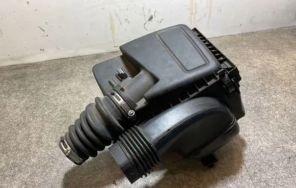 Ford Focus Air filter box LX619600EA