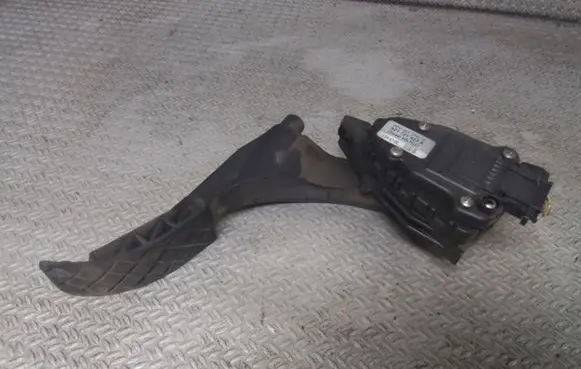 Audi A2 Accelerator throttle pedal 8Z1721523A