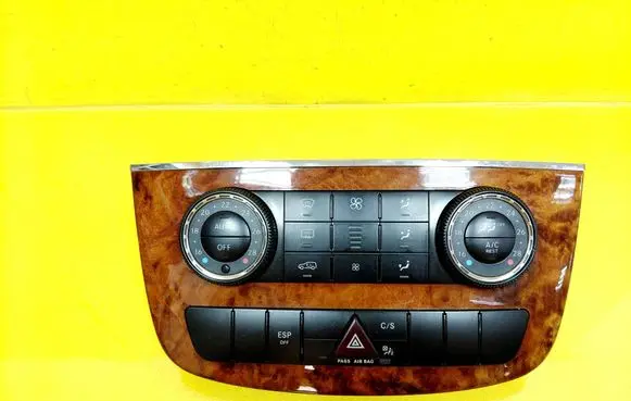 Mercedes-Benz R W251 Climate control unit A2518207989 A2518203789