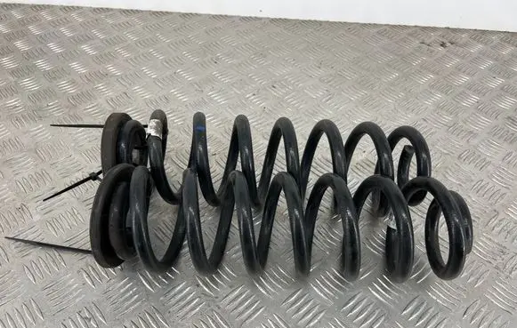 Audi Q3 F3 Rear coil spring 5QF511115