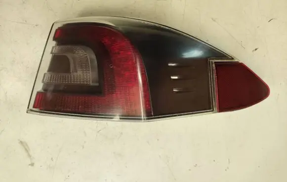 Tesla Model S Rear/tail lights 600592100E T18E1720115