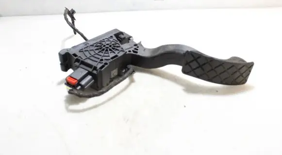 Skoda Fabia Mk4 (6VA) Accelerator throttle pedal