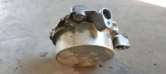 Citroen C4 II Picasso Vacuum pump