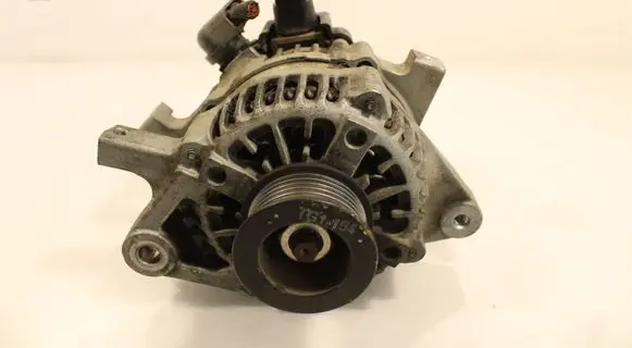 Toyota Auris E180 Generator/alternator 270600Y050