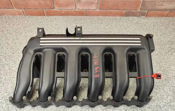BMW 5 E39 Intake manifold 7789329