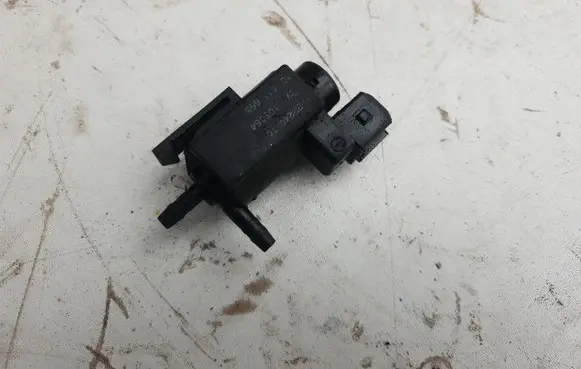 Volvo XC90 Turbo solenoid valve 72224010 30611668