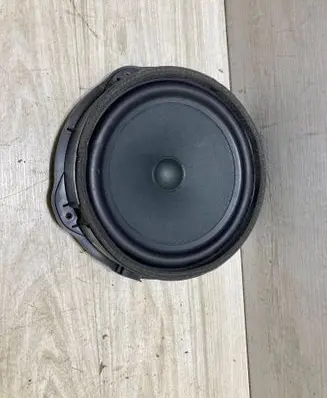 Audi Q3 F3 Front door speaker 83A035415