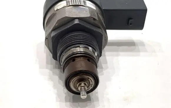 Mercedes-Benz GLE W167 Fuel pressure regulator A6540780149