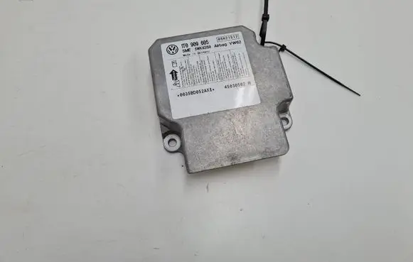 Volkswagen Touran I Airbag control unit/module 1T0909605