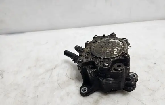 Mitsubishi Grandis Vacuum pump 03G145209