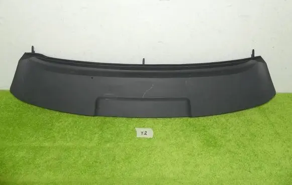 Tailgate/trunk upper cover trim