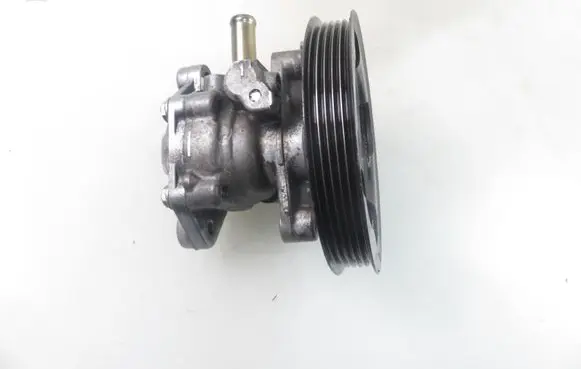 Mitsubishi Carisma Power steering pump 
