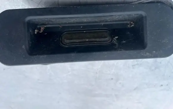 Opel Astra J Tailgate opening switch 13271375