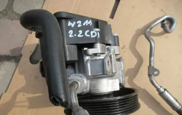Mercedes-Benz E W211 Power steering pump A0044867001