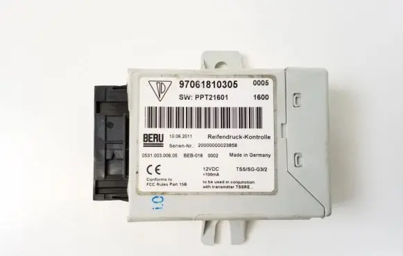 Porsche Panamera (970) Tire pressure control unit 97061810305