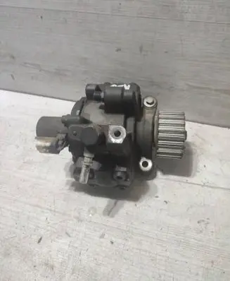 Mercedes-Benz GLA W156 Fuel injection high pressure pump A2C89877300 167005519R 5WS40978