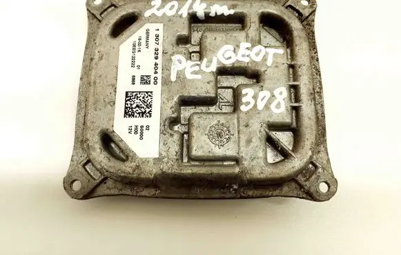 Peugeot 308 Xenon control unit/module 10EEG122222 130732940400