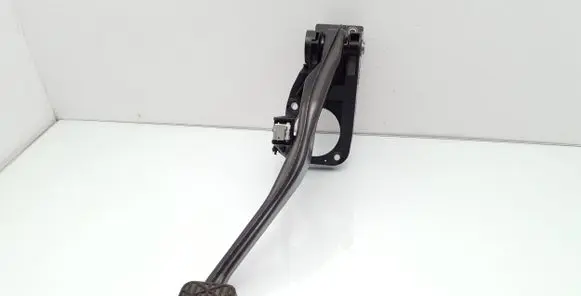 Mercedes-Benz A W176 Brake pedal A2462900019