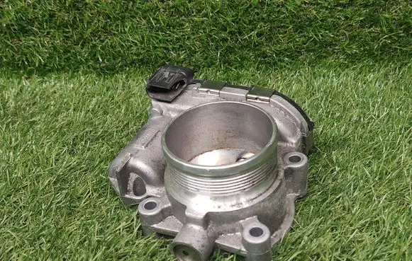 Ford Focus Throttle valve DS7E9F991BB