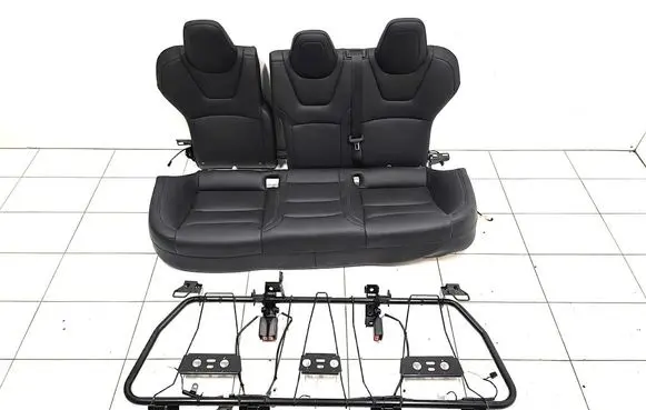 Tesla Model S Rear seat 103056901B