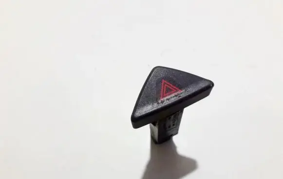 Volvo S60 Hazard light switch 9441045 01w323