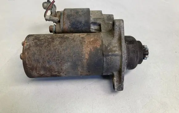 Volkswagen Transporter - Caravelle T4 Starter motor 1005821785