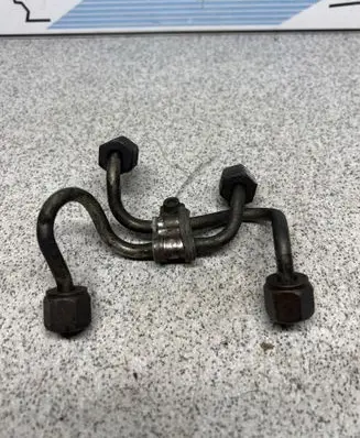 Fuel injector supply line/pipe