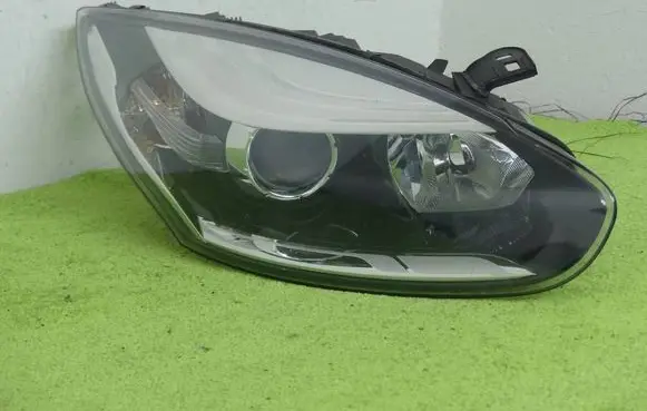 Renault Megane III Headlight/headlamp 260100923R