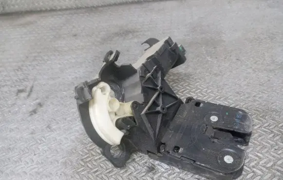 Audi A4 S4 B7 8E 8H Tailgate/trunk/boot lock/catch/latch 8P4827505B