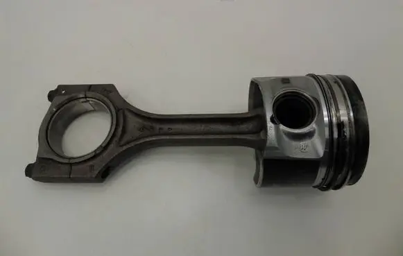 Mini One - Cooper Coupe R56 Piston with connecting rod 