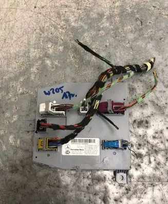 Mercedes-Benz C W205 Comfort/convenience module A2059006330