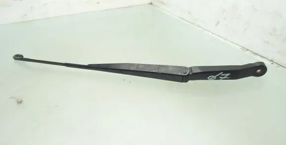 Honda CR-V Front wiper blade arm