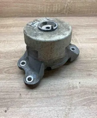 Mercedes-Benz C W205 Engine mount bracket 36972 TBVCCZ ZGS002
