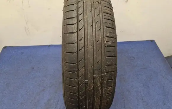 Volkswagen Golf IV R17 summer tire 6938112620714