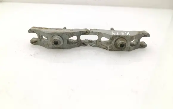 Volkswagen Transporter - Caravelle T5 Fuel Injector clamp holder 03L216